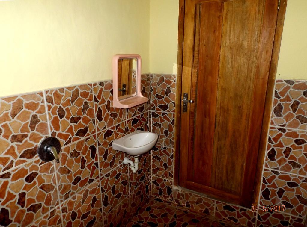 Aura Guest House Gili Air Exterior foto